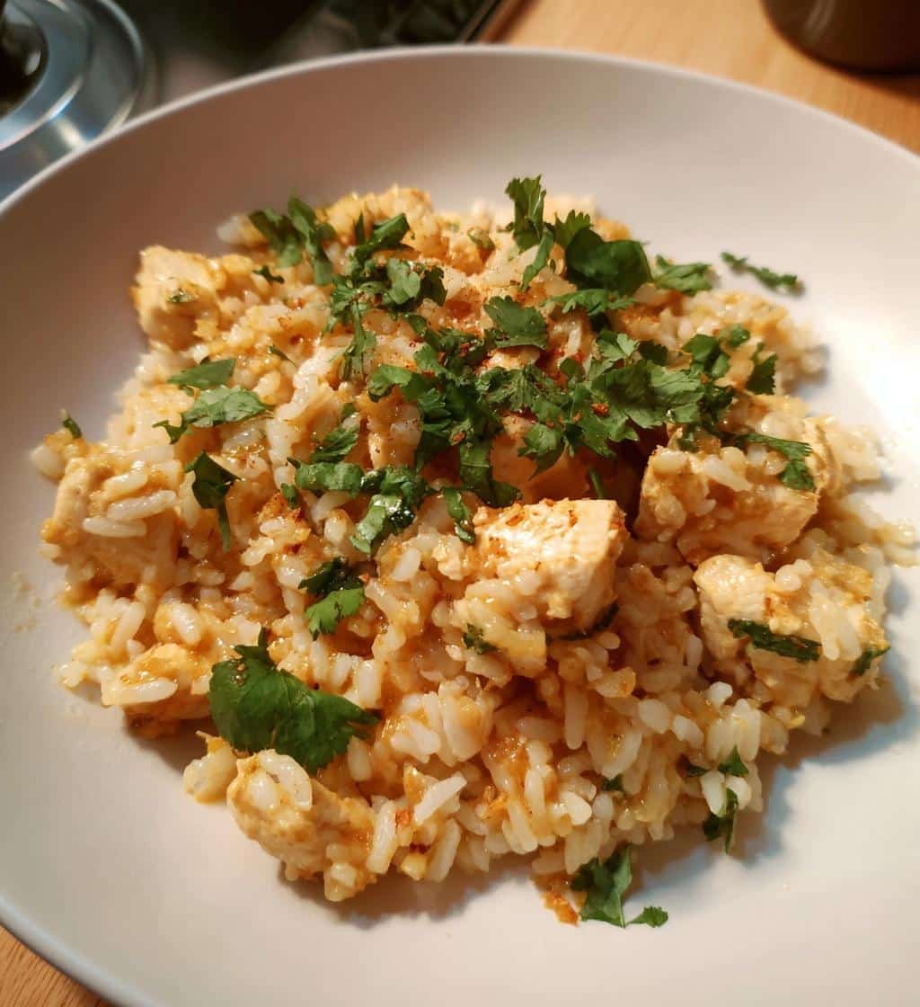 creamy coconut chicken rice youll crave - detail 1